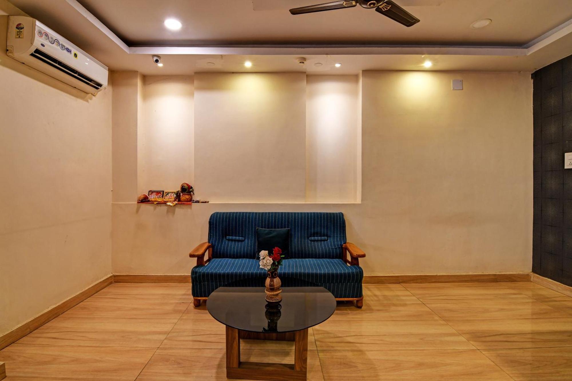 Super Hotel O Nilay Classic Μπουμπάνεσβαρ Εξωτερικό φωτογραφία