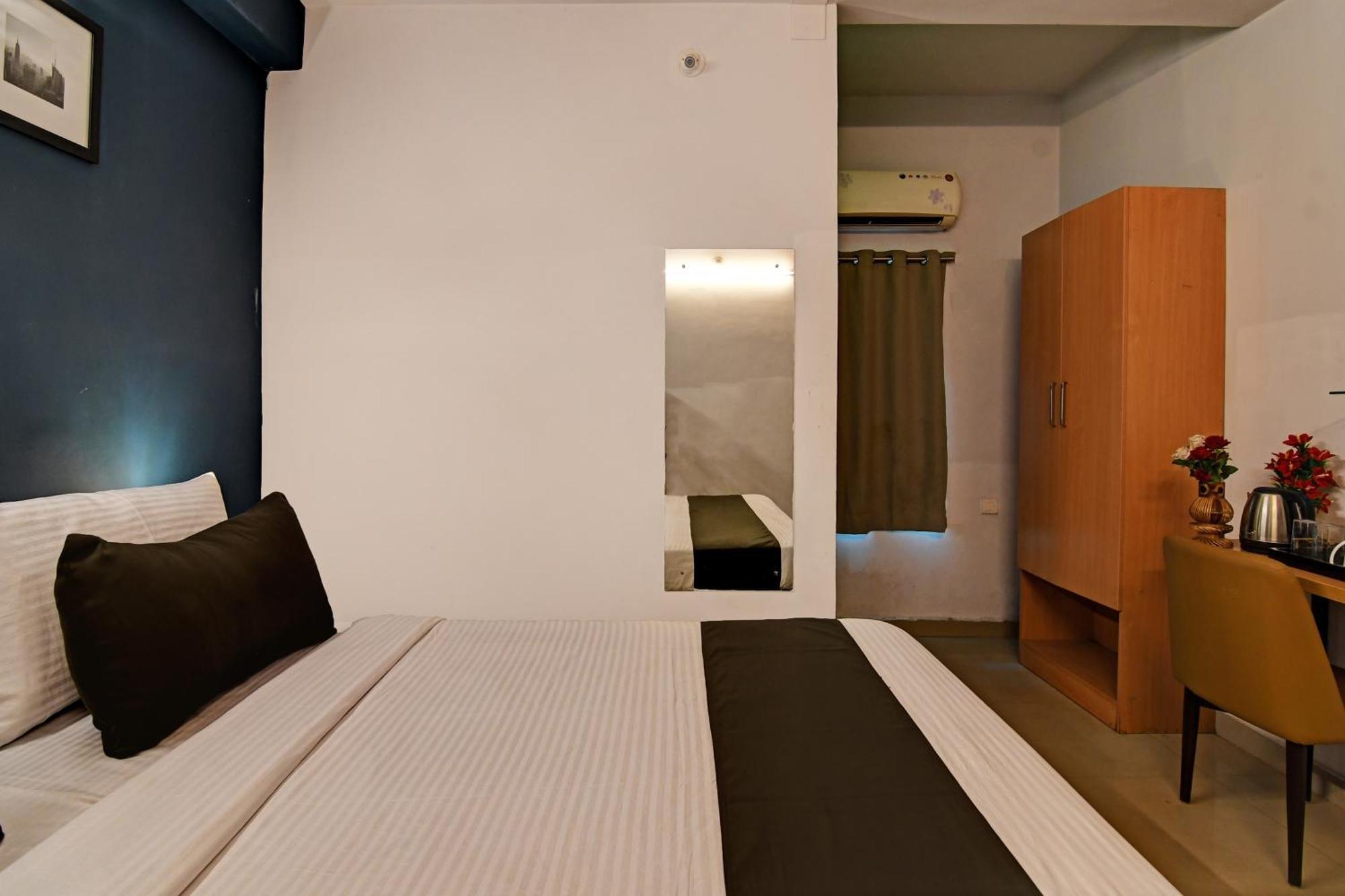 Super Hotel O Nilay Classic Μπουμπάνεσβαρ Εξωτερικό φωτογραφία