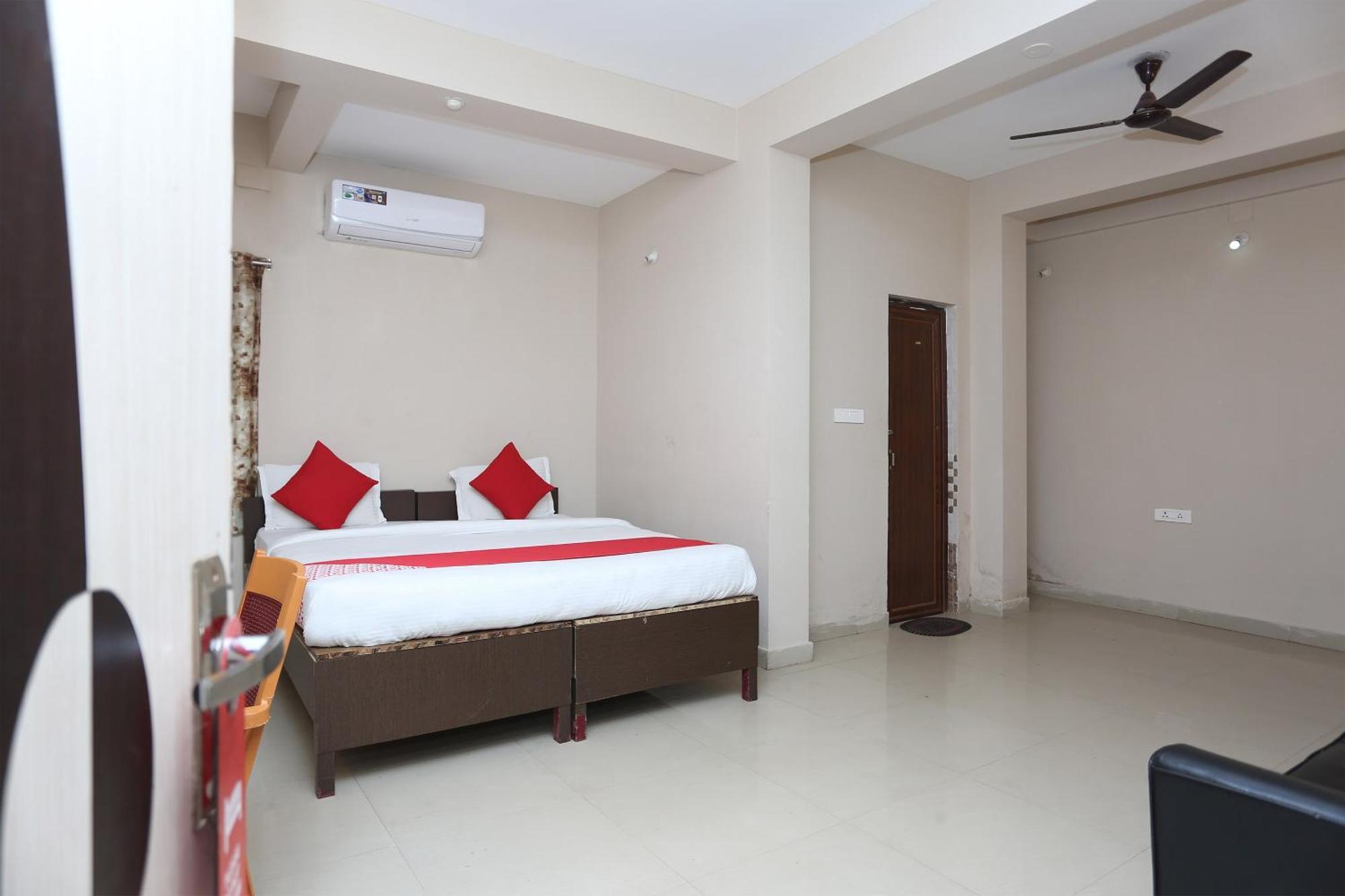 Super Hotel O Nilay Classic Μπουμπάνεσβαρ Εξωτερικό φωτογραφία